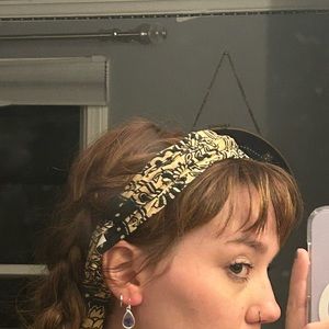 Black and tan headband